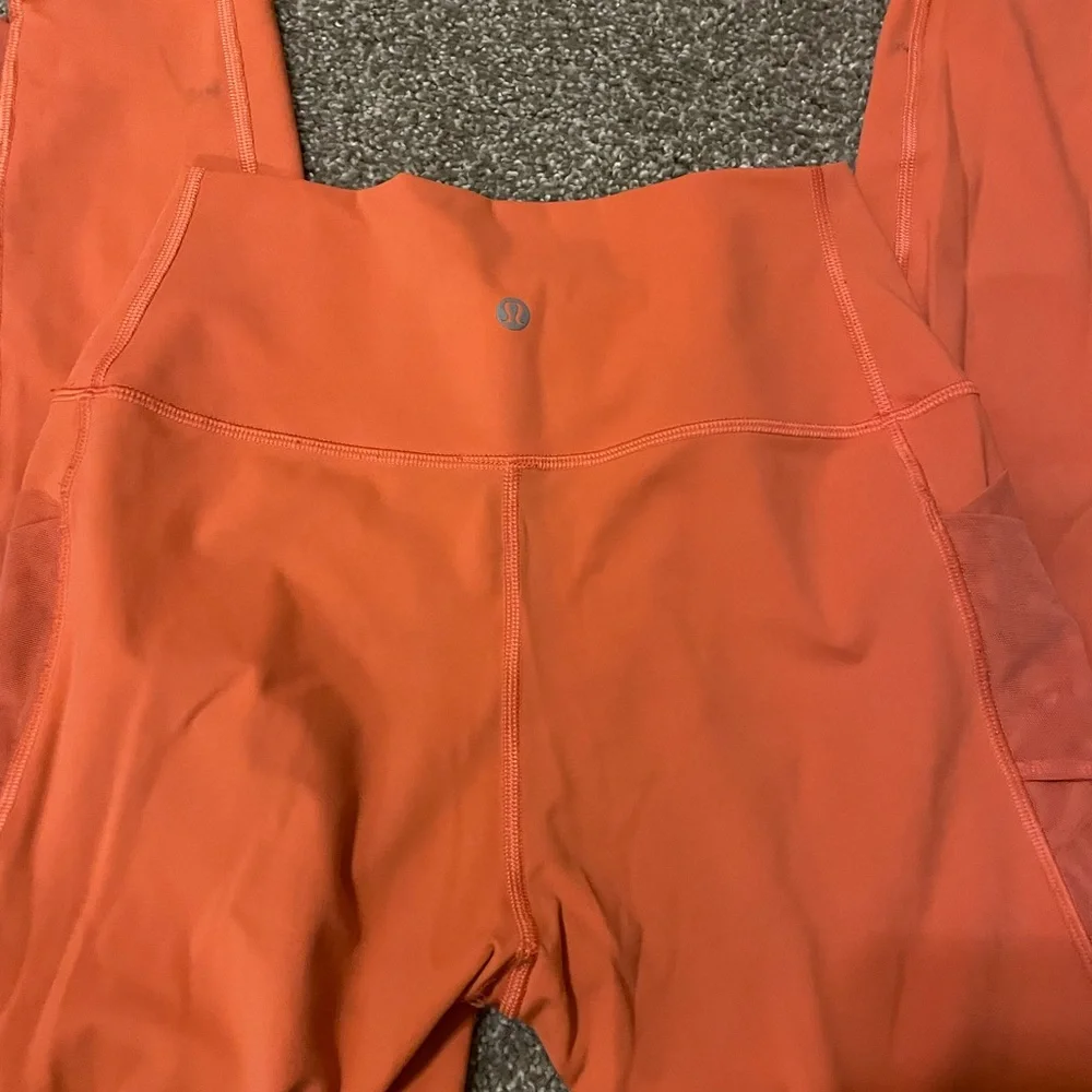 lululemon athletica Orange Mesh-Panel Leggings - Picture 3 of 3